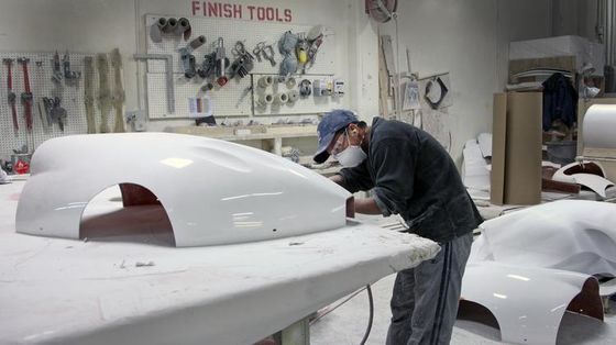 Peças de automóveis de fibra de vidro personalizadas Alta resistência ao fogo Gel revestimento de pintura de superfície para as exigências do seu cliente