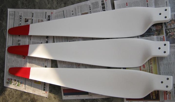 Tecnologia de colocação manual As lâminas da turbina eólica de fibra de vidro Tipo de lâmina torcida para suas necessidades