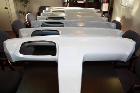 Peças de automóveis de fibra de vidro personalizadas Alta resistência ao fogo Gel revestimento de pintura de superfície para as exigências do seu cliente