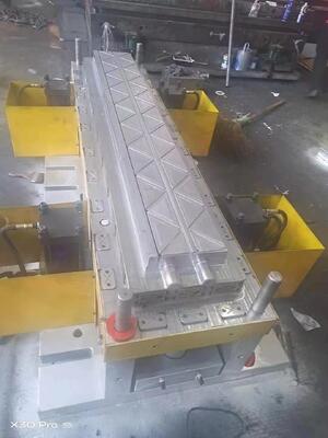 Peças de autocarro de FRP moldado SMC Revestimento traseiro frontal Revestimento lateral Placa de proteção exterior